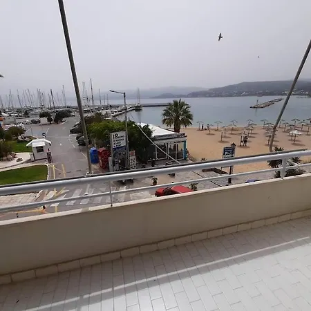 Sea Front Apartment *